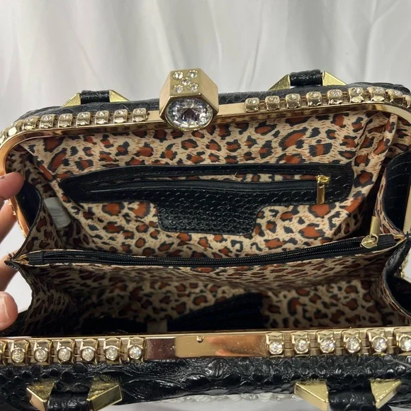 Elegant Black and White Women's Handbag Unbranded - Picture 6 of 11